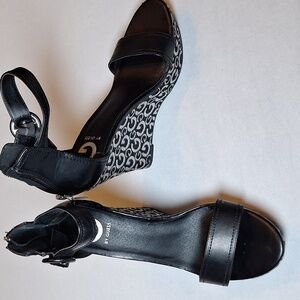 G by Guess Platform Wedges High Heeled Sandals Shoes 8.5 GGDONNY2-R
